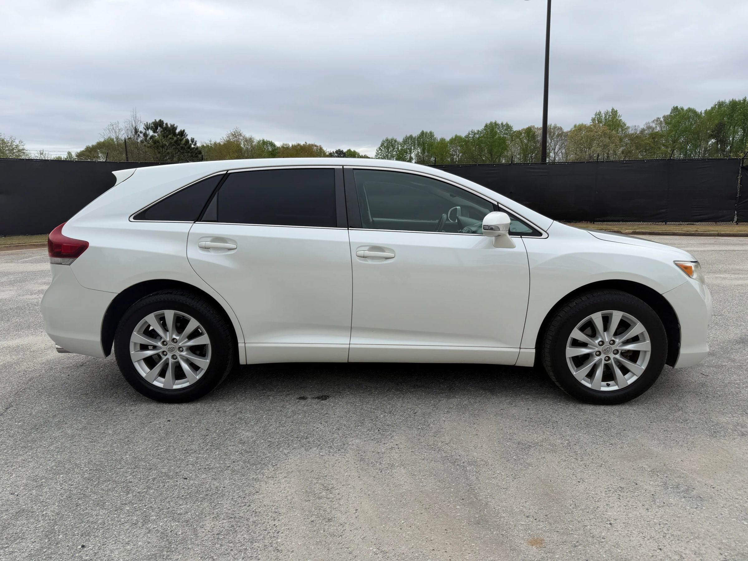 Used 2013 Toyota Venza LE FWD image 6