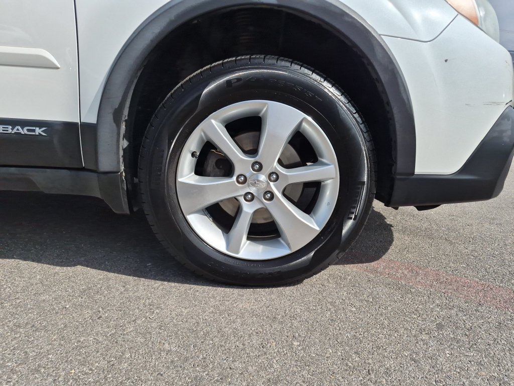 Used 2014 Subaru Outback 2.5i Limited AWD/4WD image 17