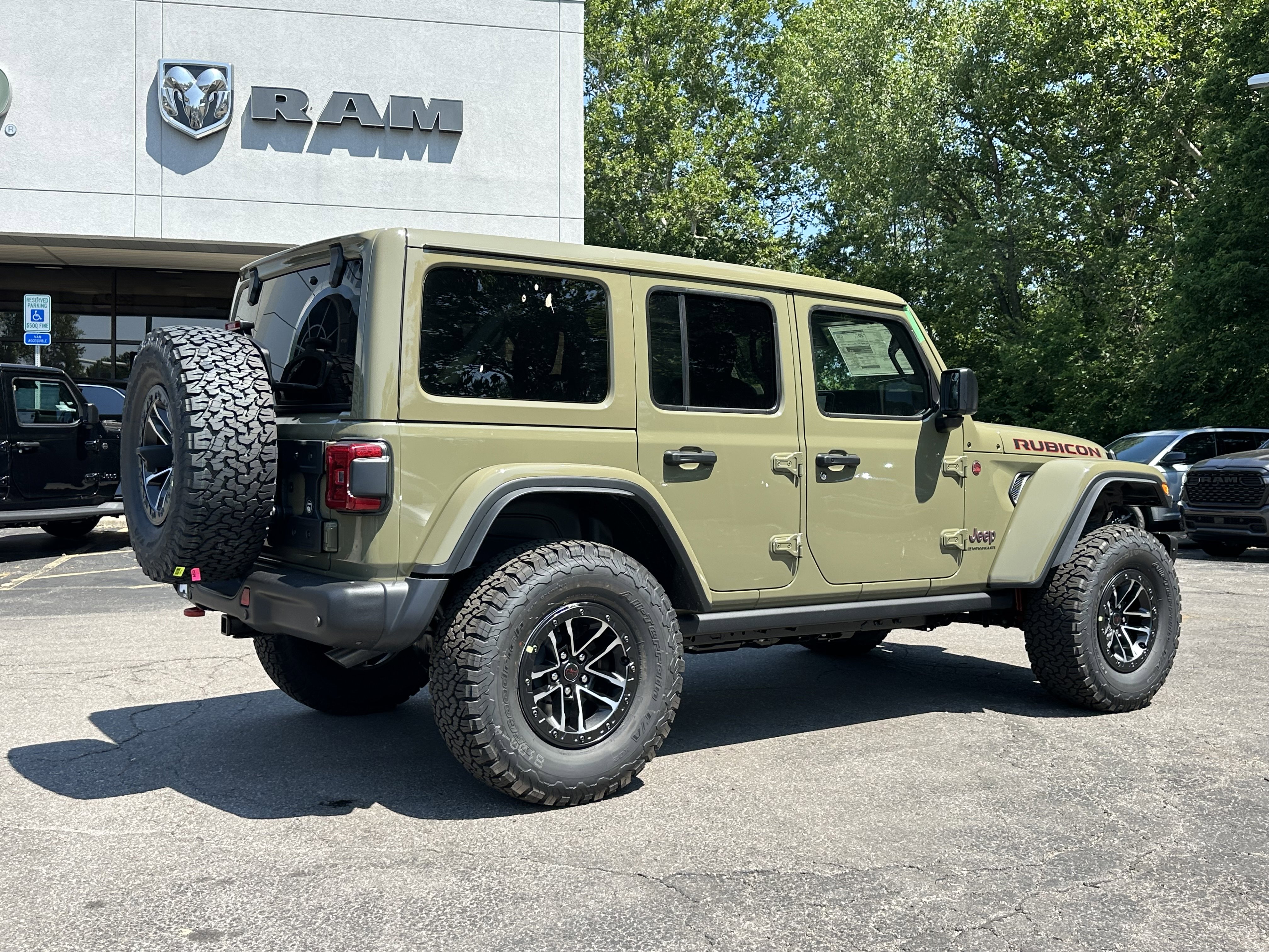 New 2025 Jeep Wrangler Unlimited Rubicon image 19