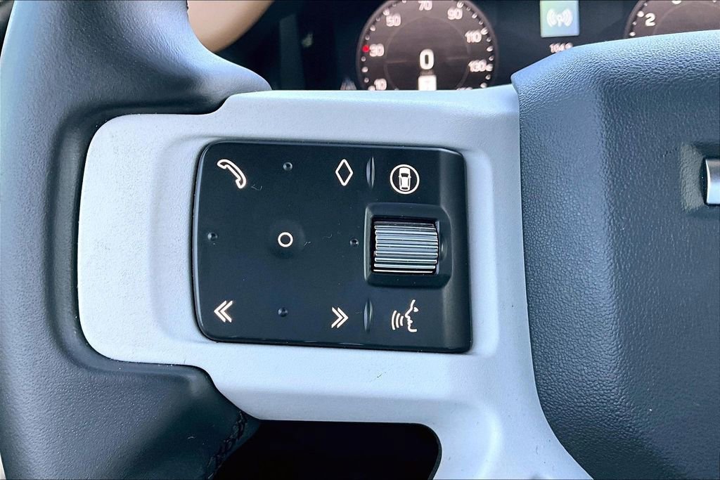 Used 2025 Land Rover Defender 110 X-Dynamic SE image 20