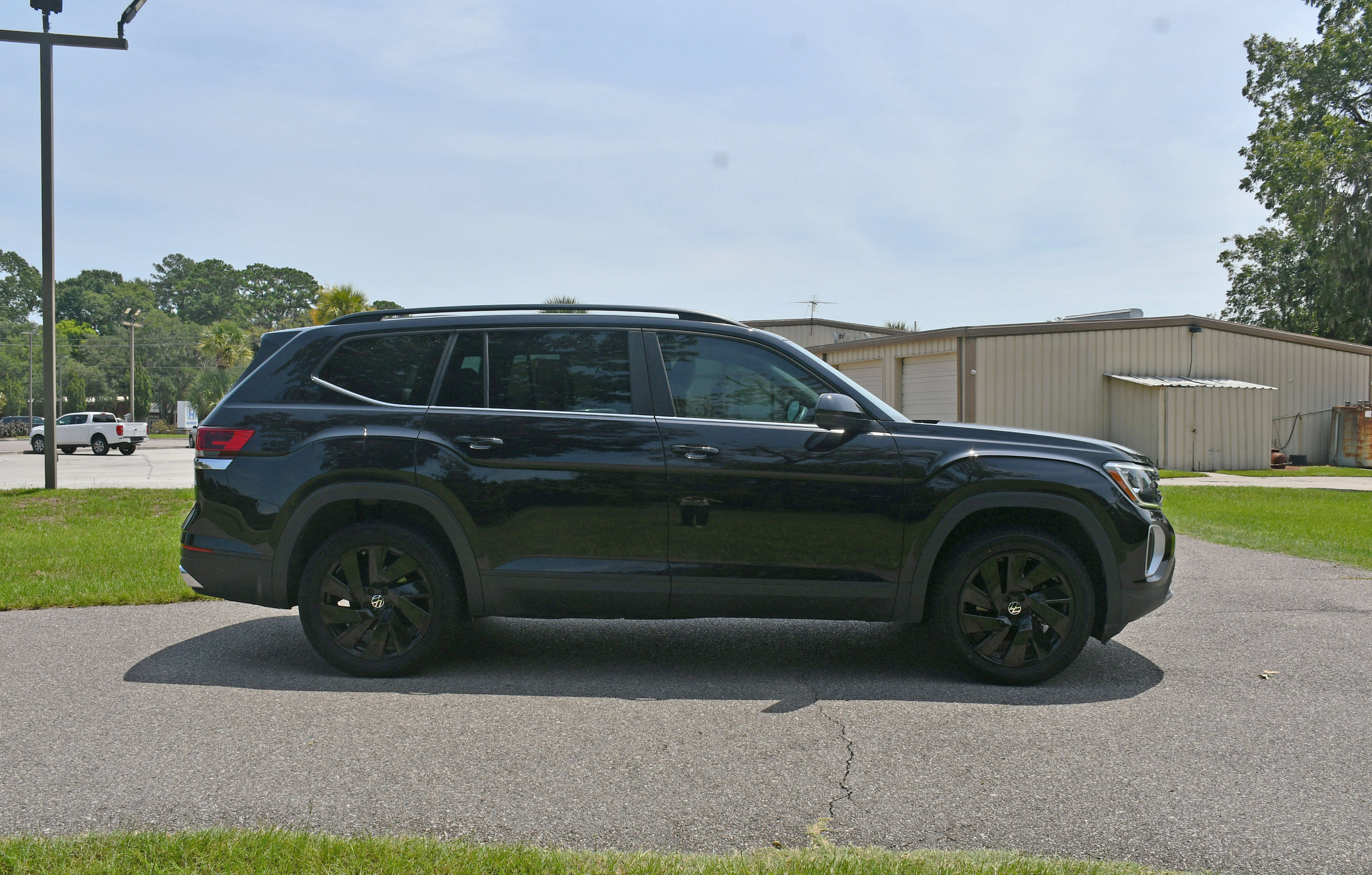 Used 2024 Volkswagen Atlas SE FWD image 5