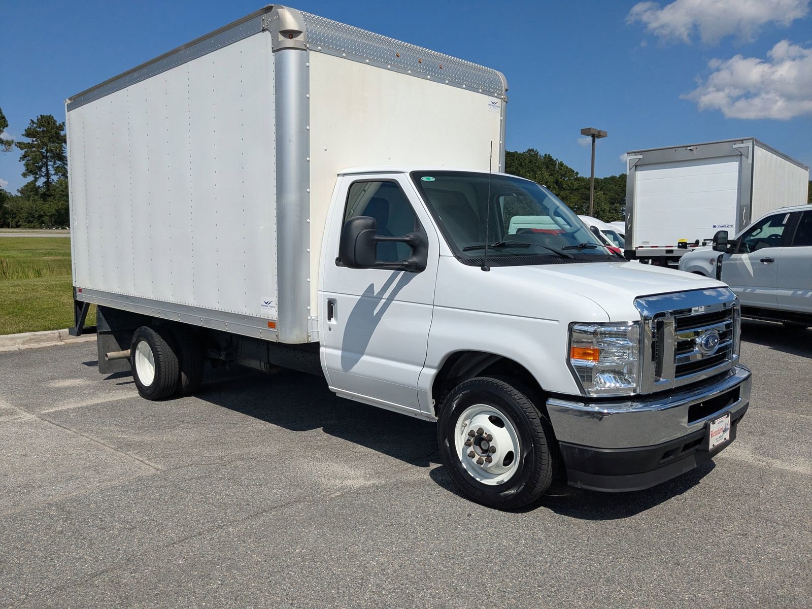 Certified 2024 Ford E-350 and Econoline 350 Super Duty w/ Power Windows & Locks Group image 3