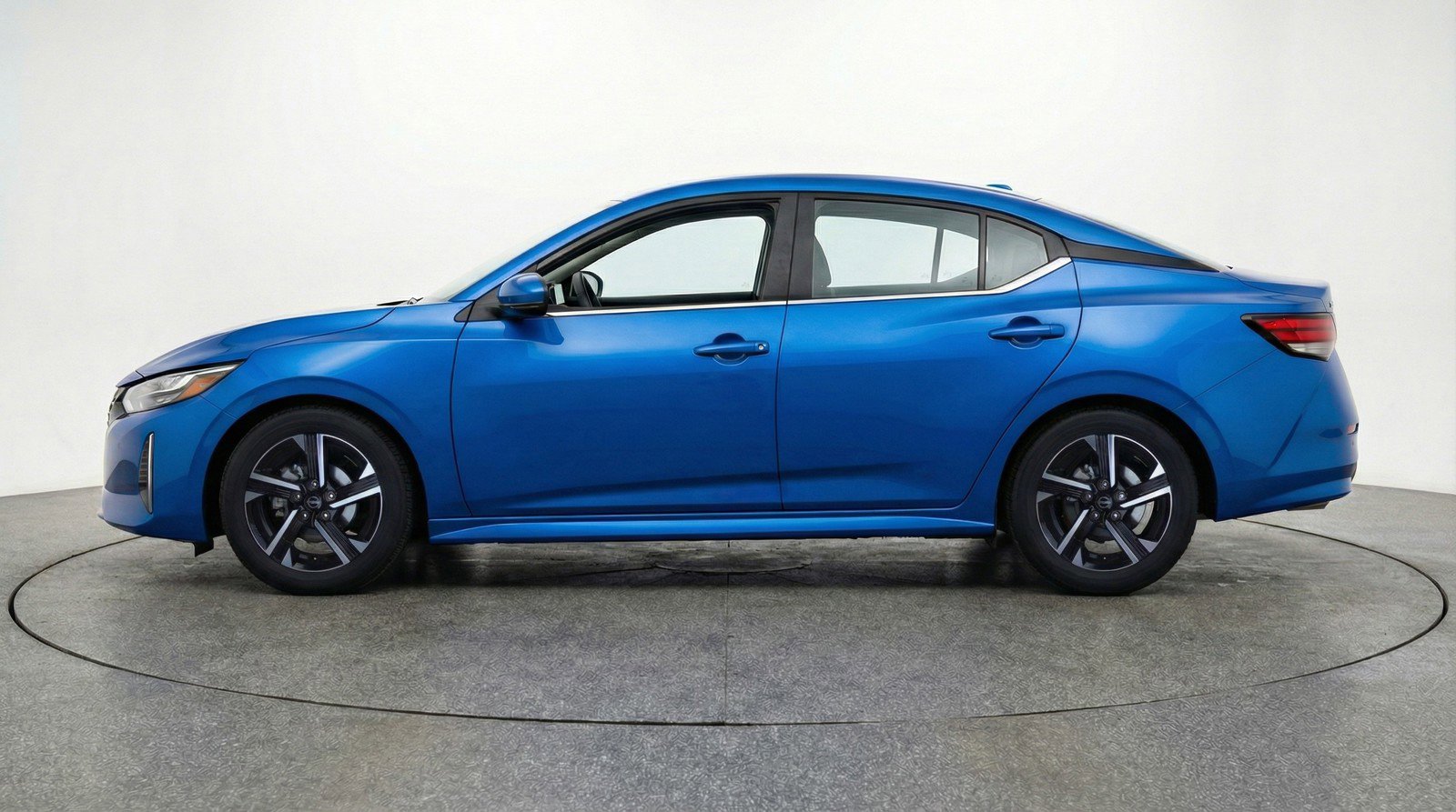 Used 2025 Nissan Sentra SV image 5