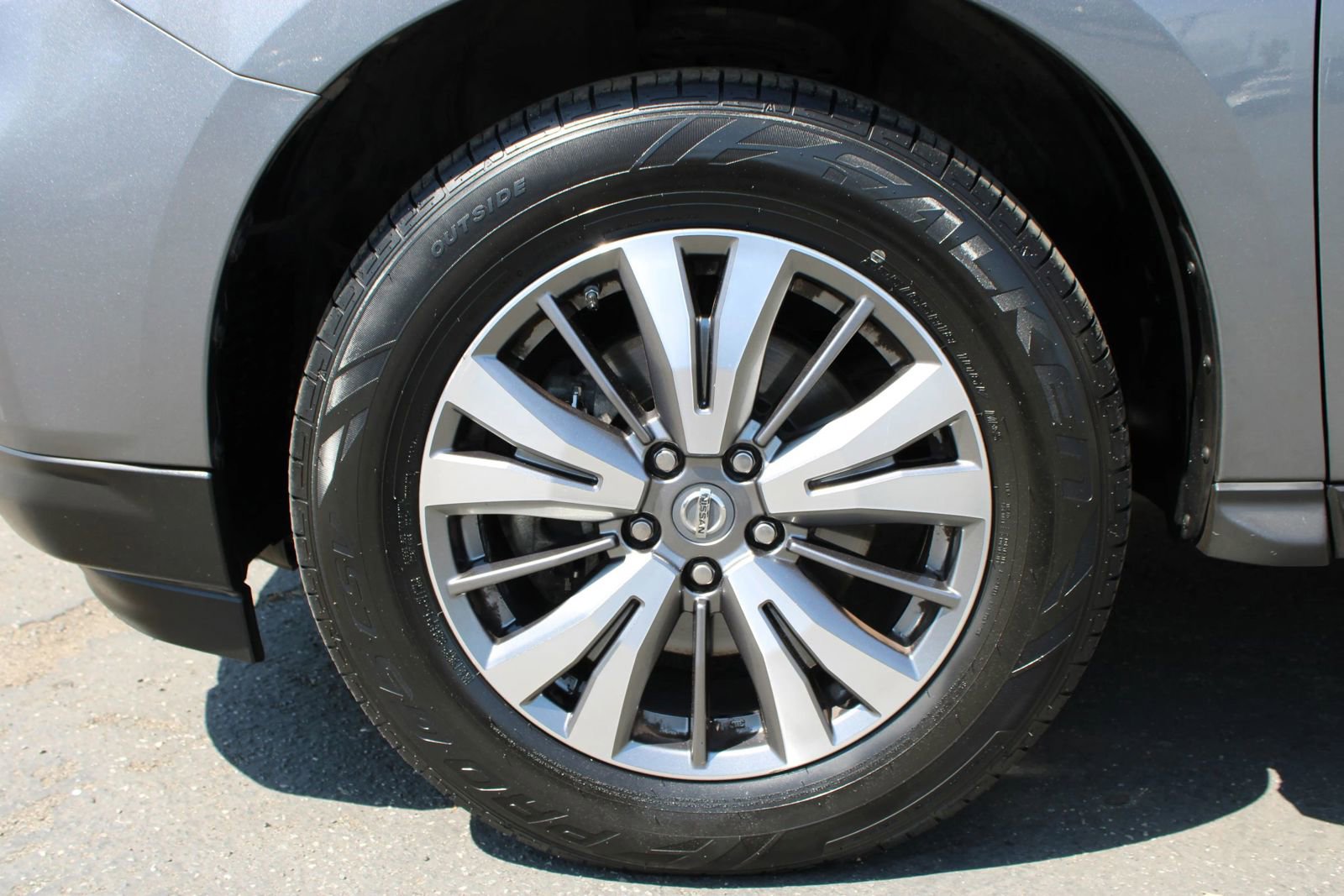 Used 2019 Nissan Pathfinder SL image 4