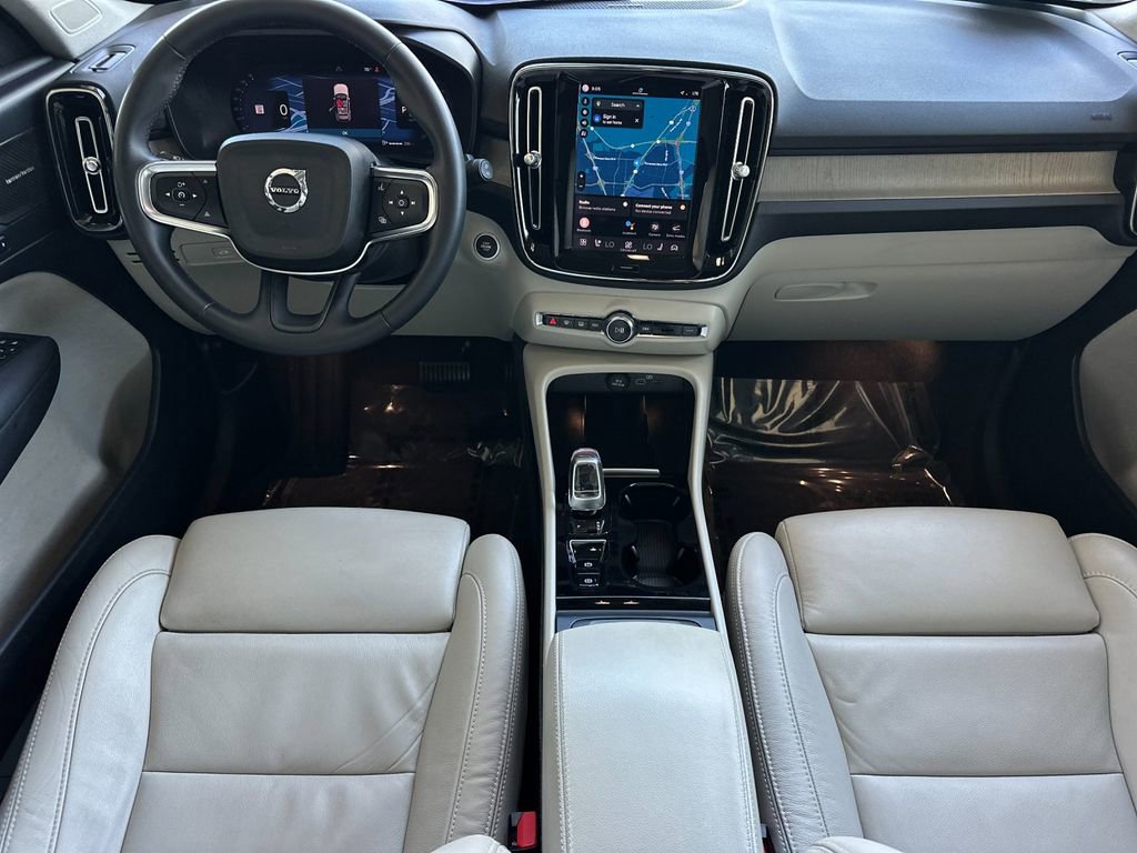 Certified 2023 Volvo XC40 B5 Ultimate w/ Protection Package Premier AWD/4WD image 12