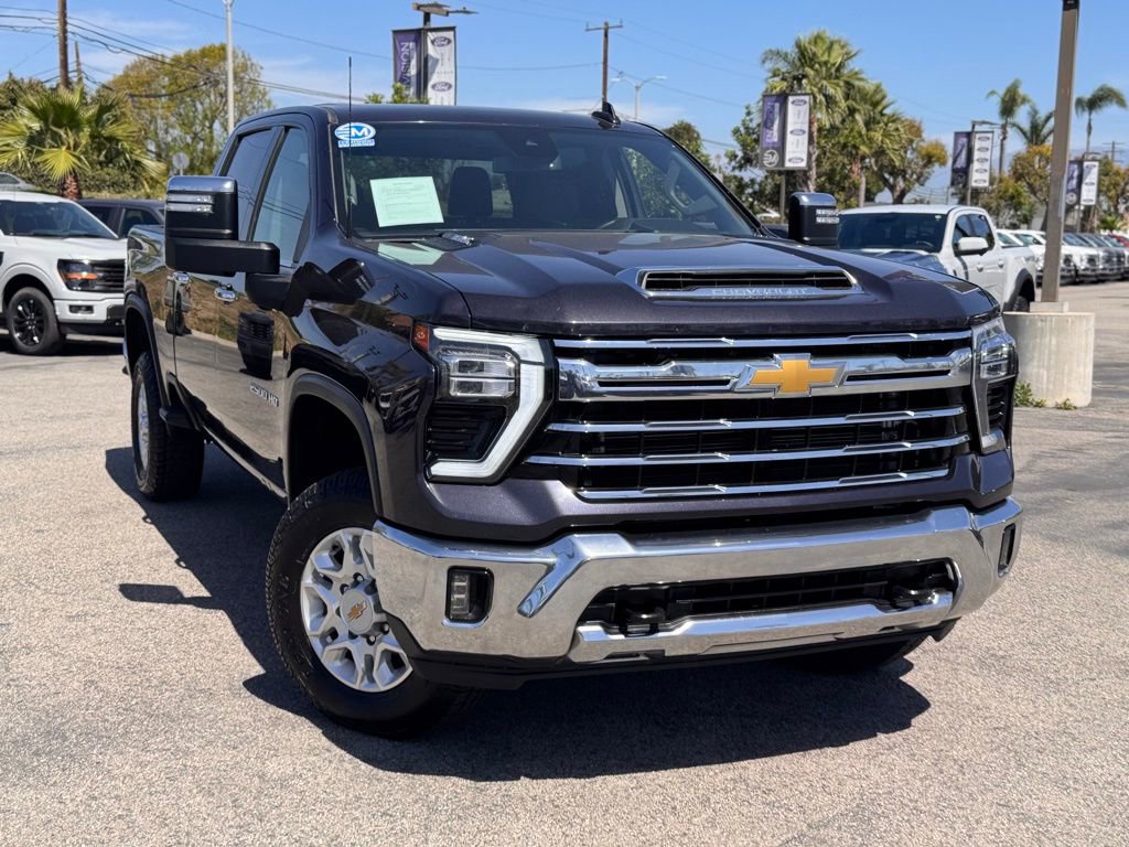 Used 2024 Chevrolet Silverado 2500 LTZ image 2