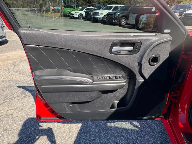 Used 2017 Dodge Charger R/T Scat Pack w/ Technology Group RWD image 22