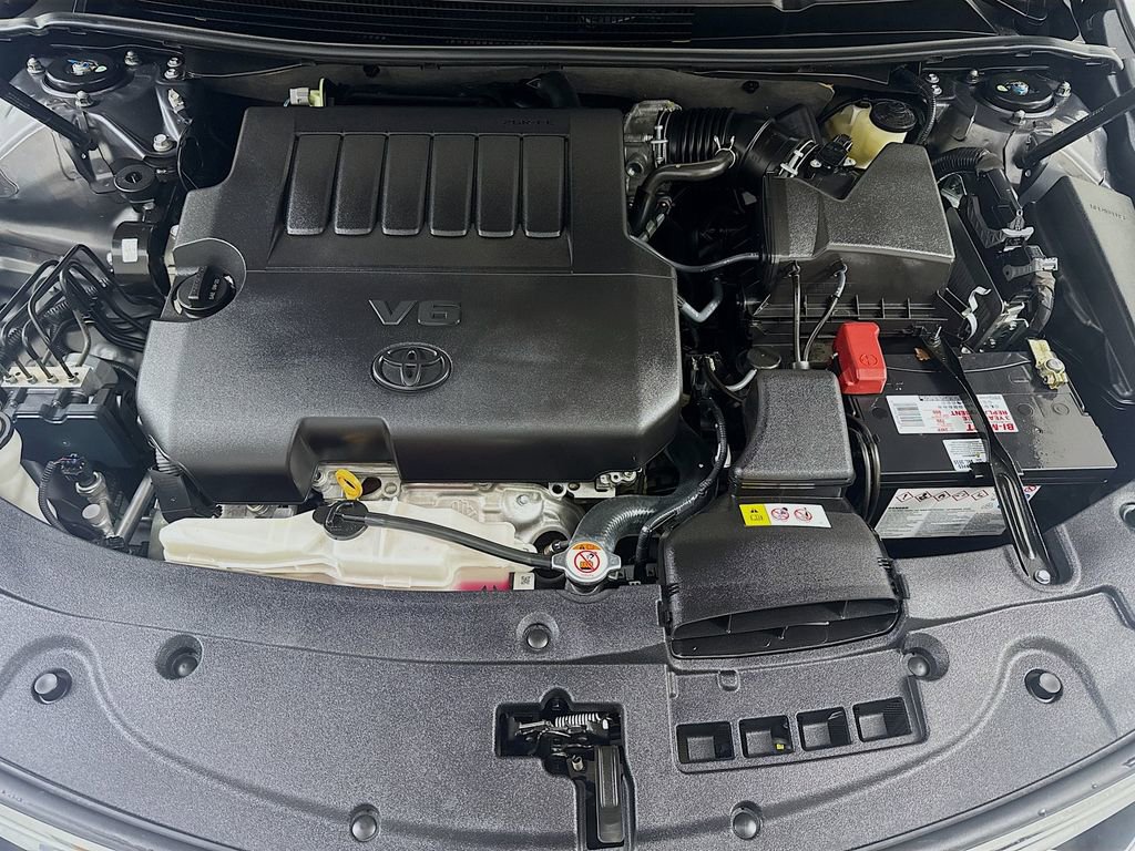 Used 2018 Toyota Avalon XLE Premium w/ Carpet Mat Package image 29
