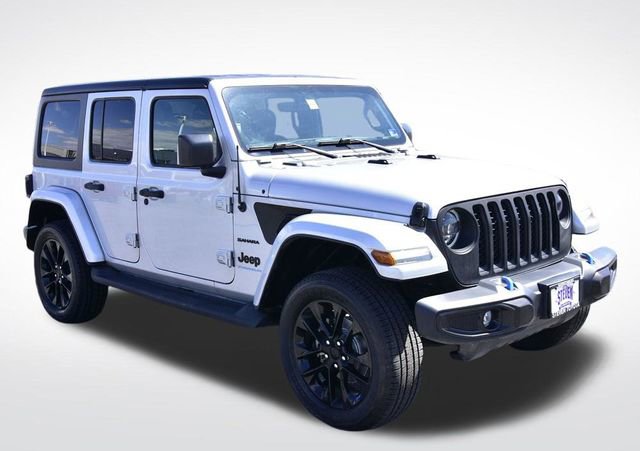 Used 2023 Jeep Wrangler Unlimited Sahara w/ Cold Weather Group AWD/4WD image 8