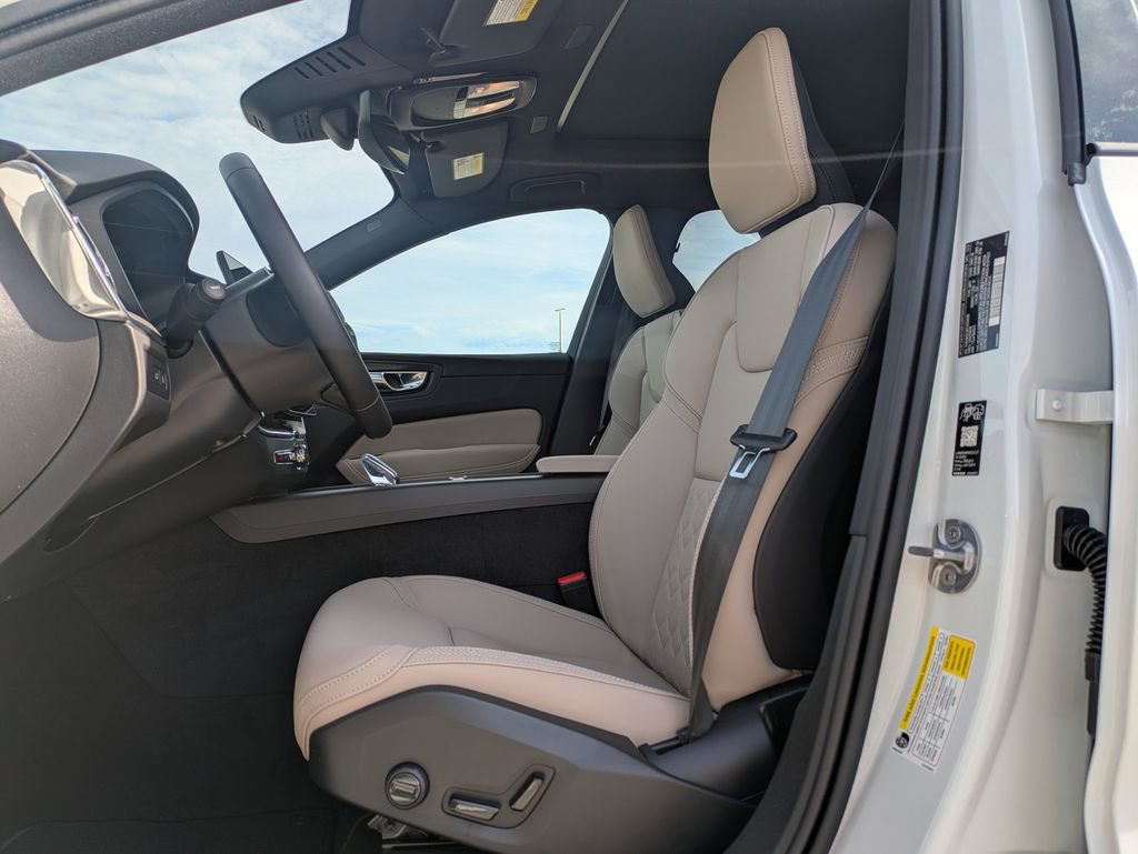 New 2026 Volvo XC60 T8 Core image 2