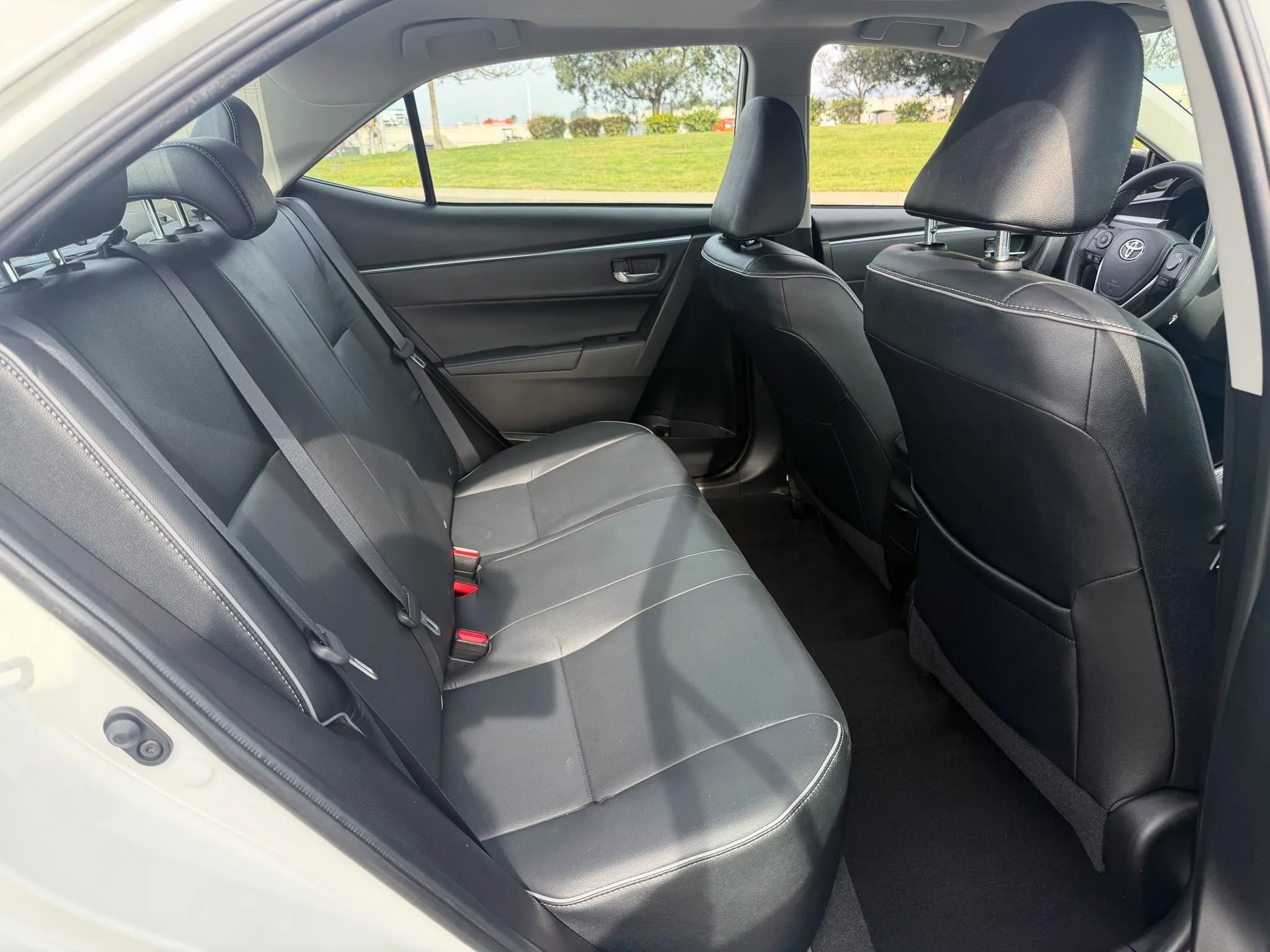 Used 2014 Toyota Corolla LE Premium image 19