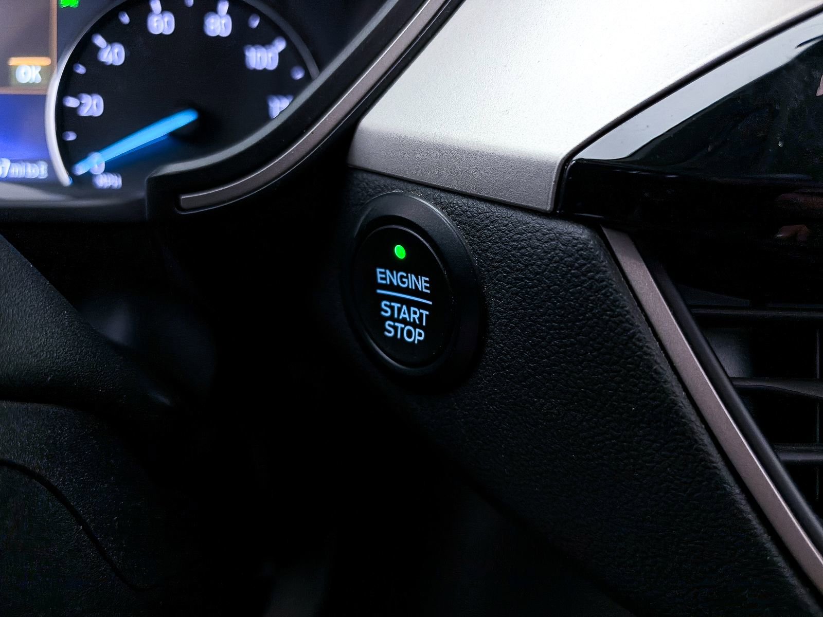 Used 2021 Ford Escape SEL image 19