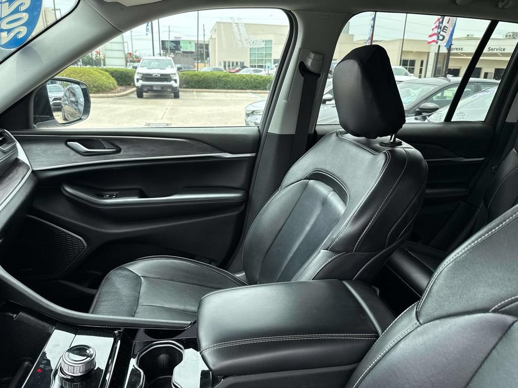 Used 2022 Jeep Grand Cherokee Limited RWD image 15