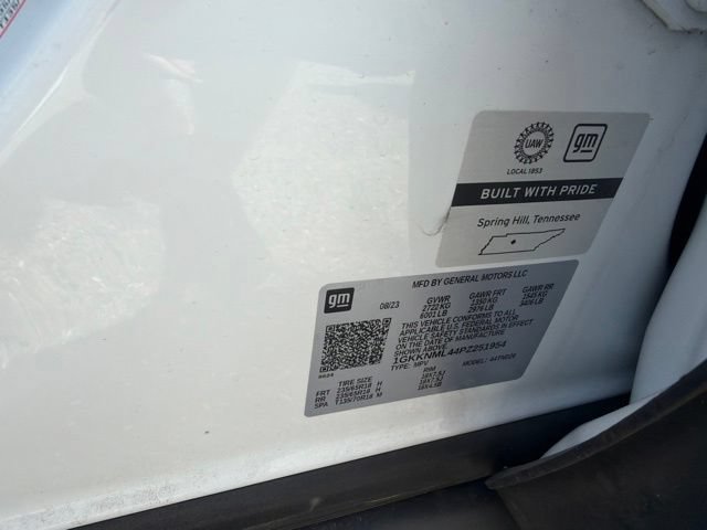 Certified 2023 GMC Acadia SLT FWD image 9