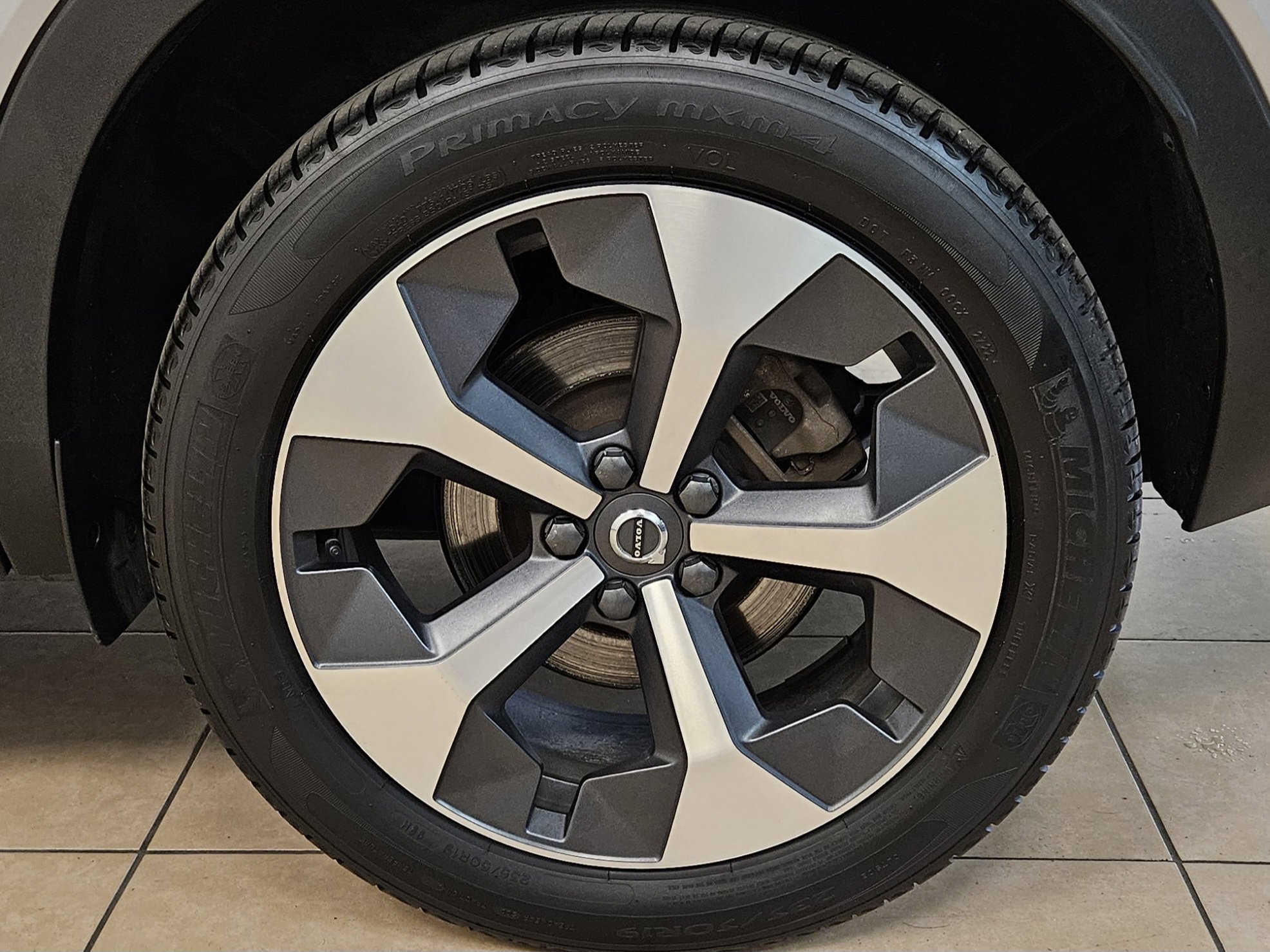 Used 2023 Volvo XC40 B5 Ultimate image 39