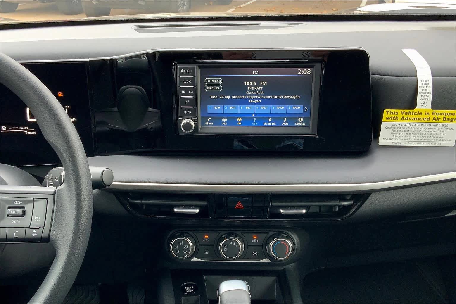 Used 2025 Nissan Kicks S AWD/4WD image 11