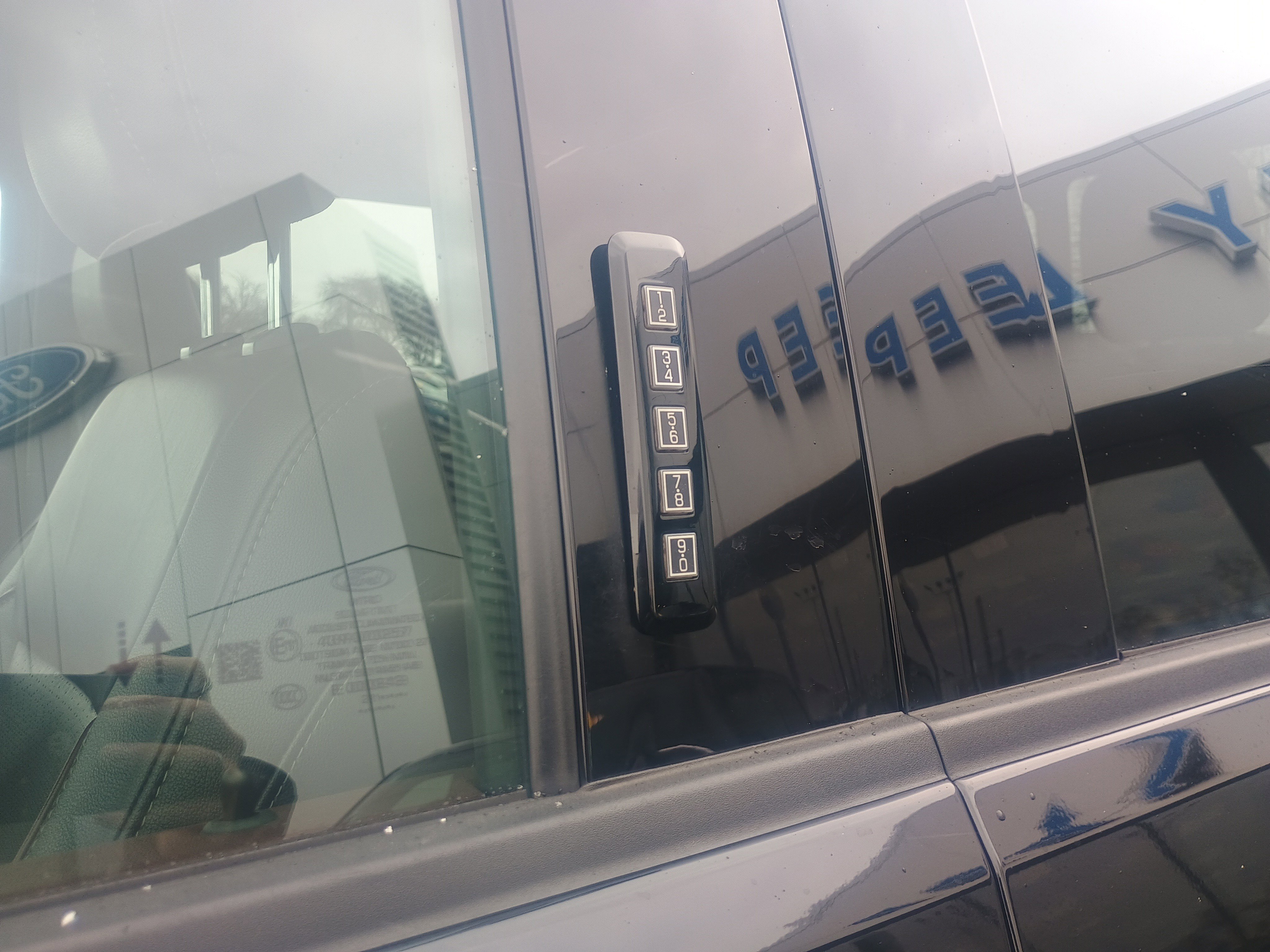 Used 2021 Ford F150 Lariat w/ Equipment Group 502A High image 6