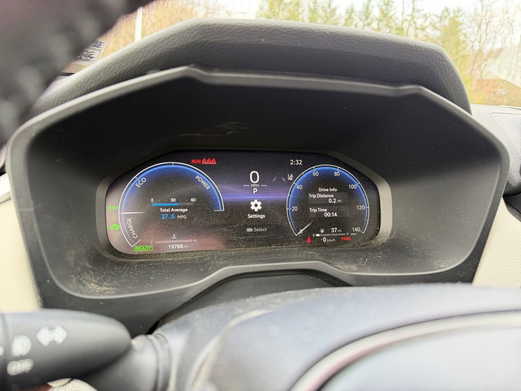 Used 2023 Toyota RAV4 Limited image 16