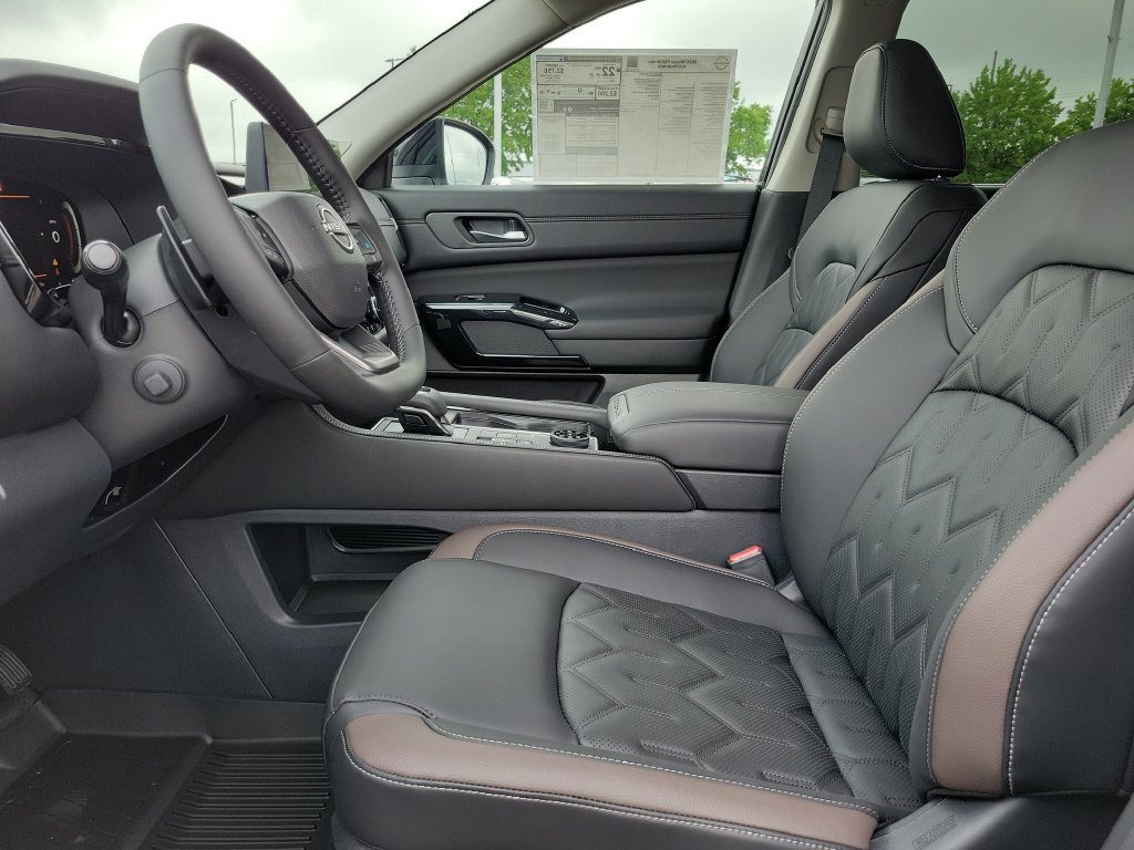 New 2026 Nissan Pathfinder Platinum AWD/4WD image 21