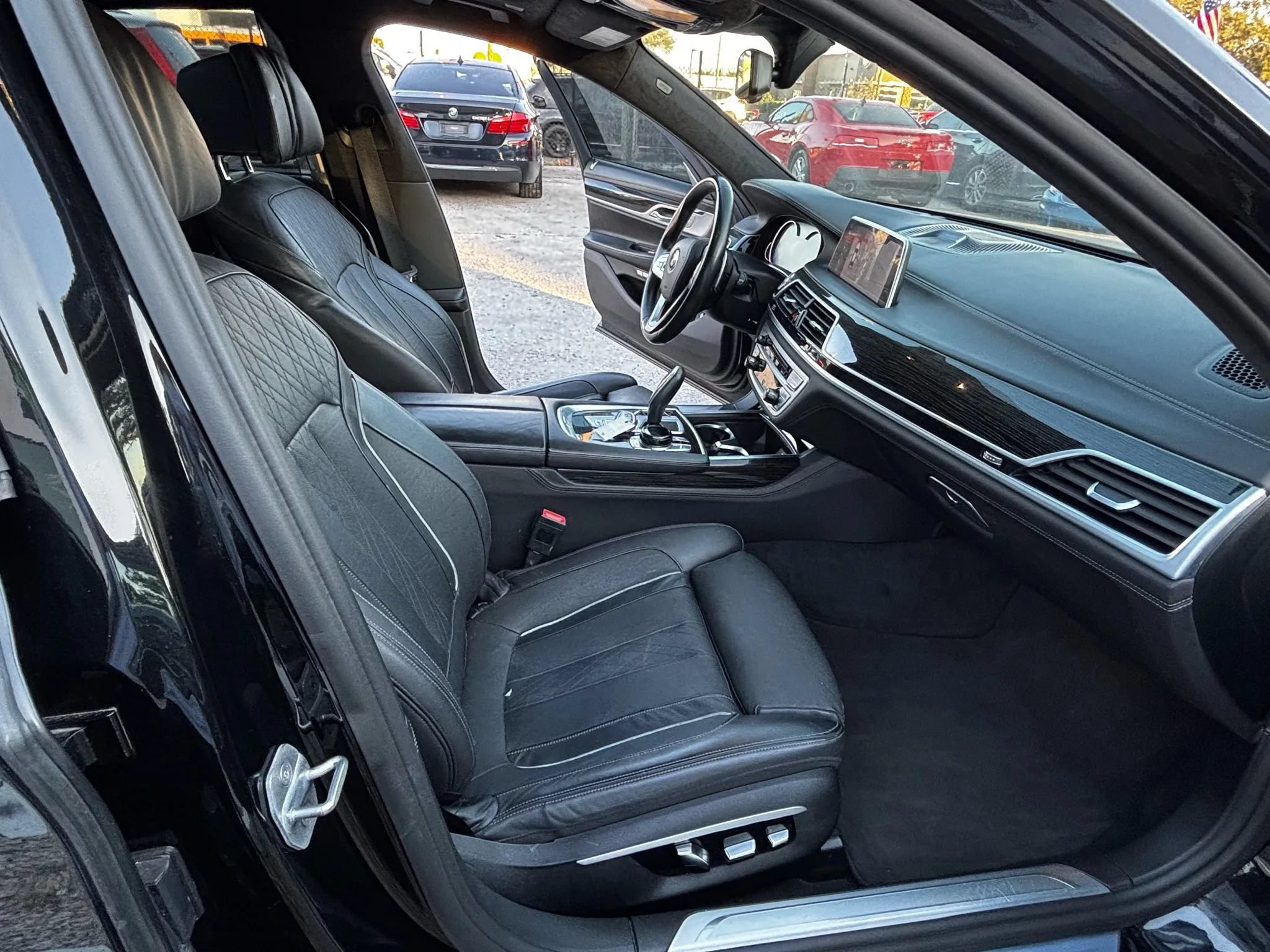 Used 2017 BMW 750i RWD image 28