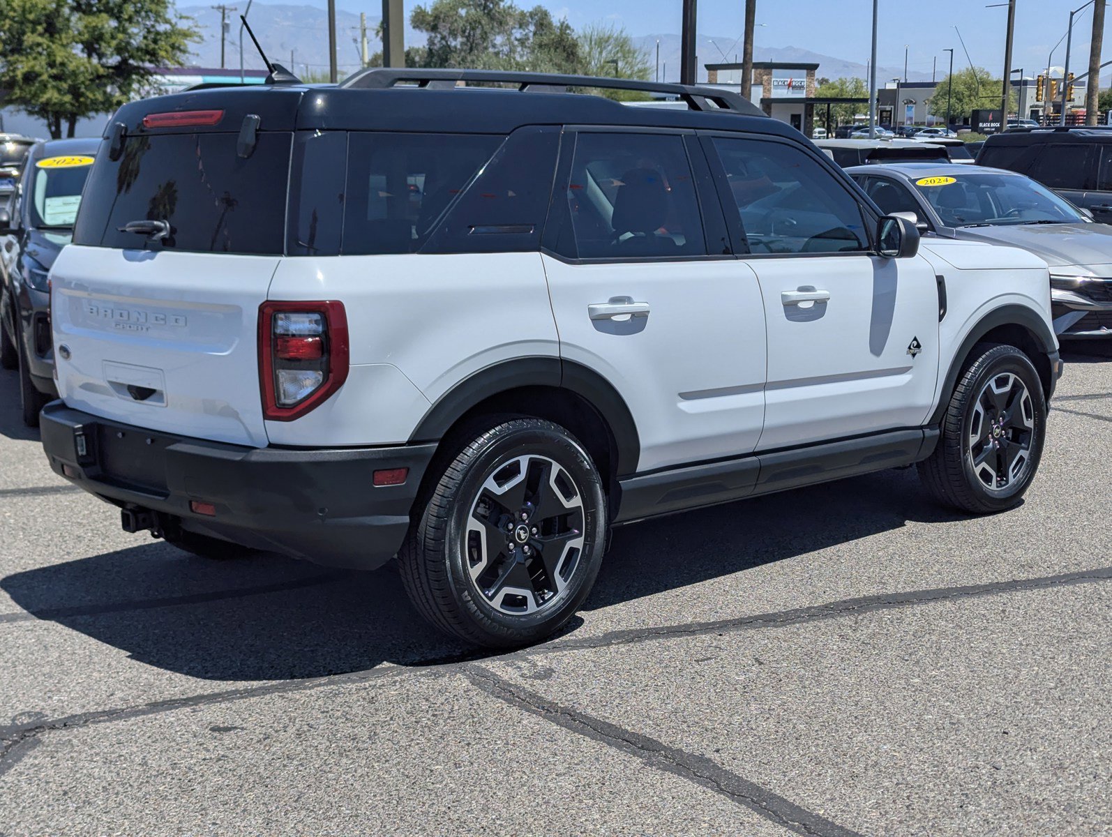 Certified 2022 Ford Bronco Sport Outer Banks AWD/4WD image 2