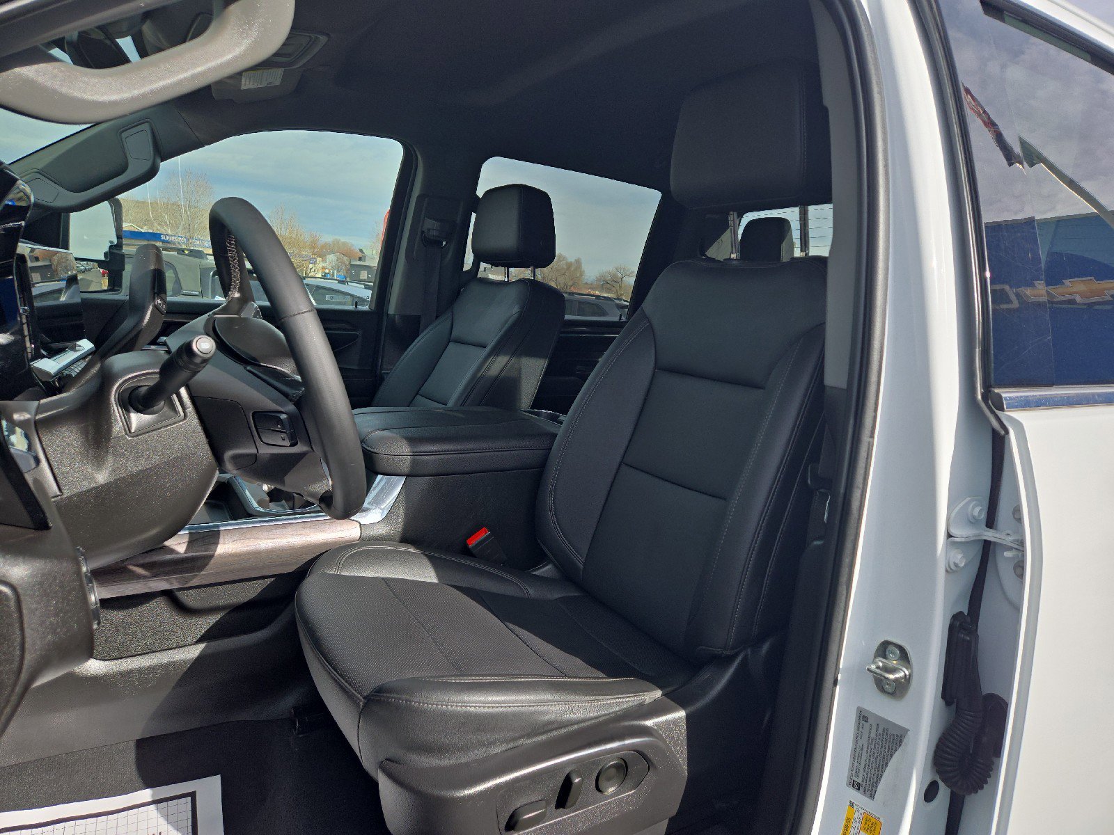 Used 2024 Chevrolet Silverado 2500 LTZ w/ LTZ Convenience Package image 11