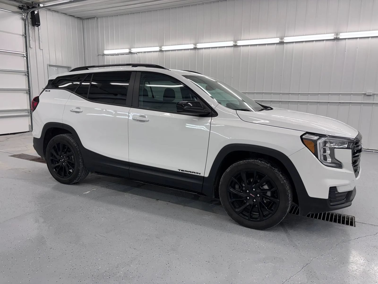 Used 2024 GMC Terrain SLE w/ Elevation Edition