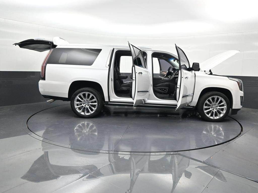 Used 2019 Cadillac Escalade ESV Premium Luxury RWD image 36