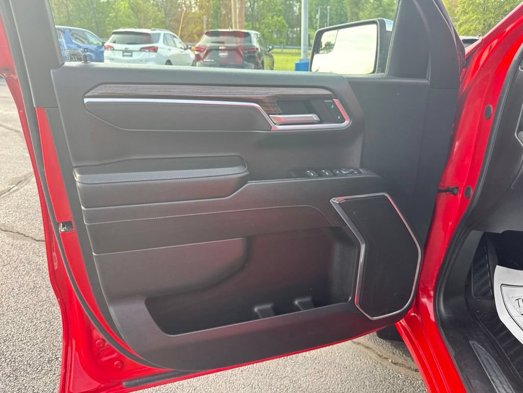 Used 2025 Chevrolet Silverado 1500 LT AWD/4WD image 14