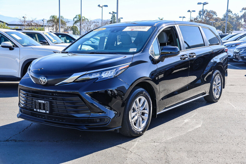 Certified 2026 Toyota Sienna LE image 21