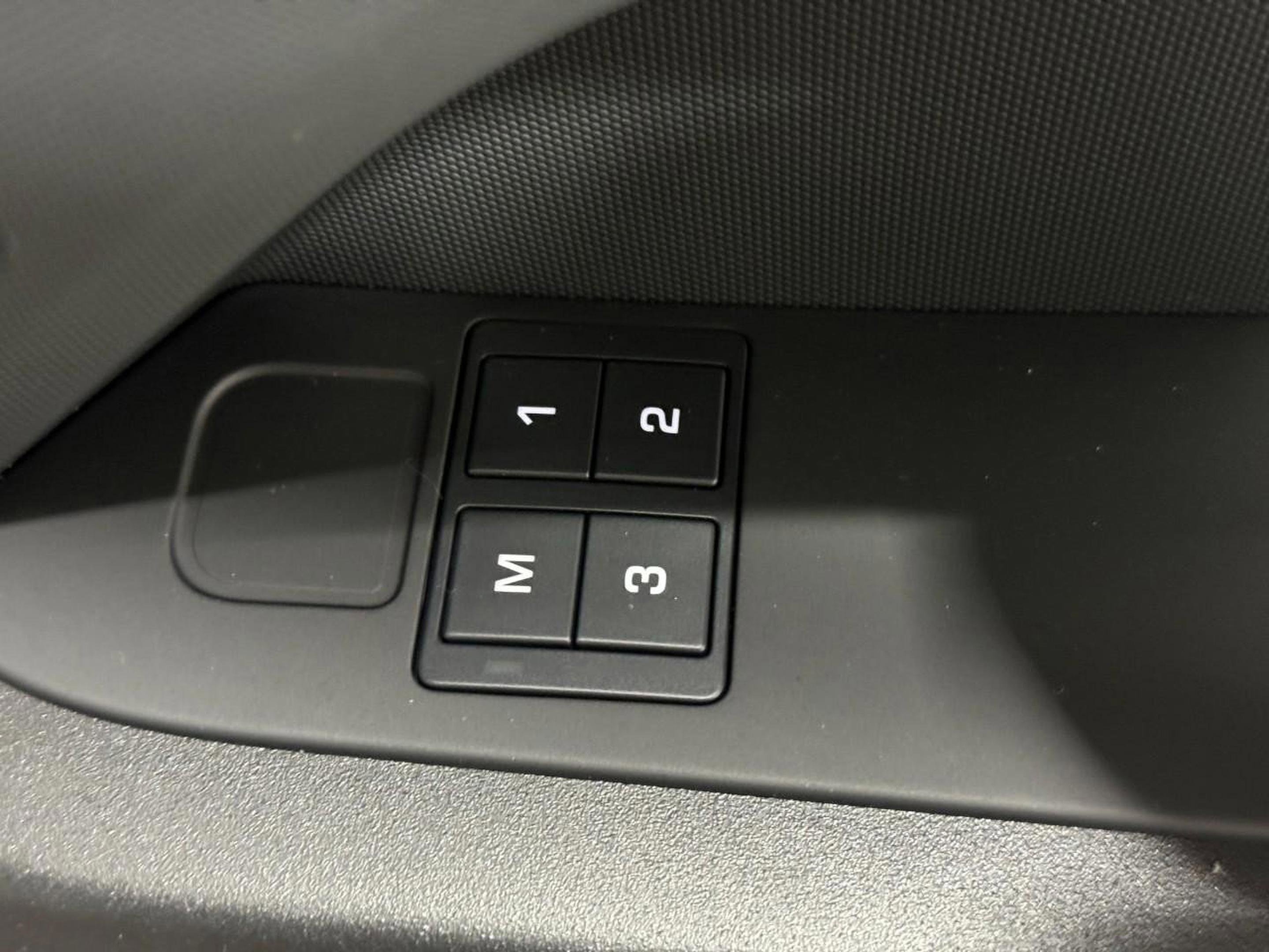 New 2026 Land Rover Defender 110 V8 image 22