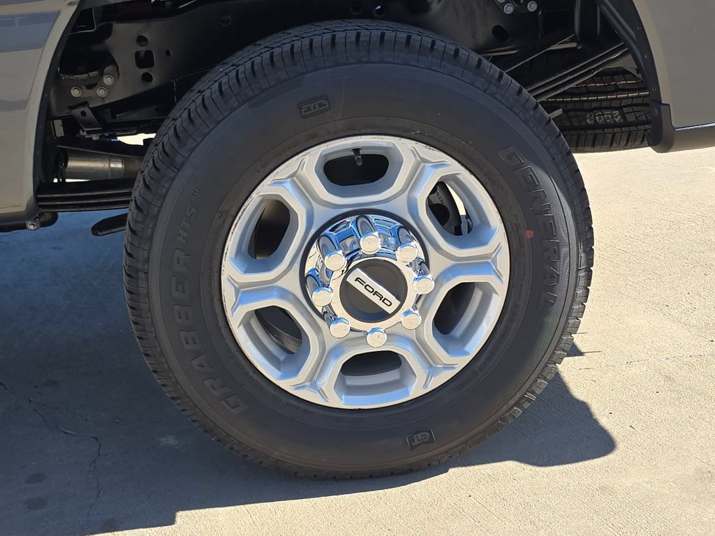 New 2026 Ford F350 XLT w/ 360-Degree Camera Package RWD image 24