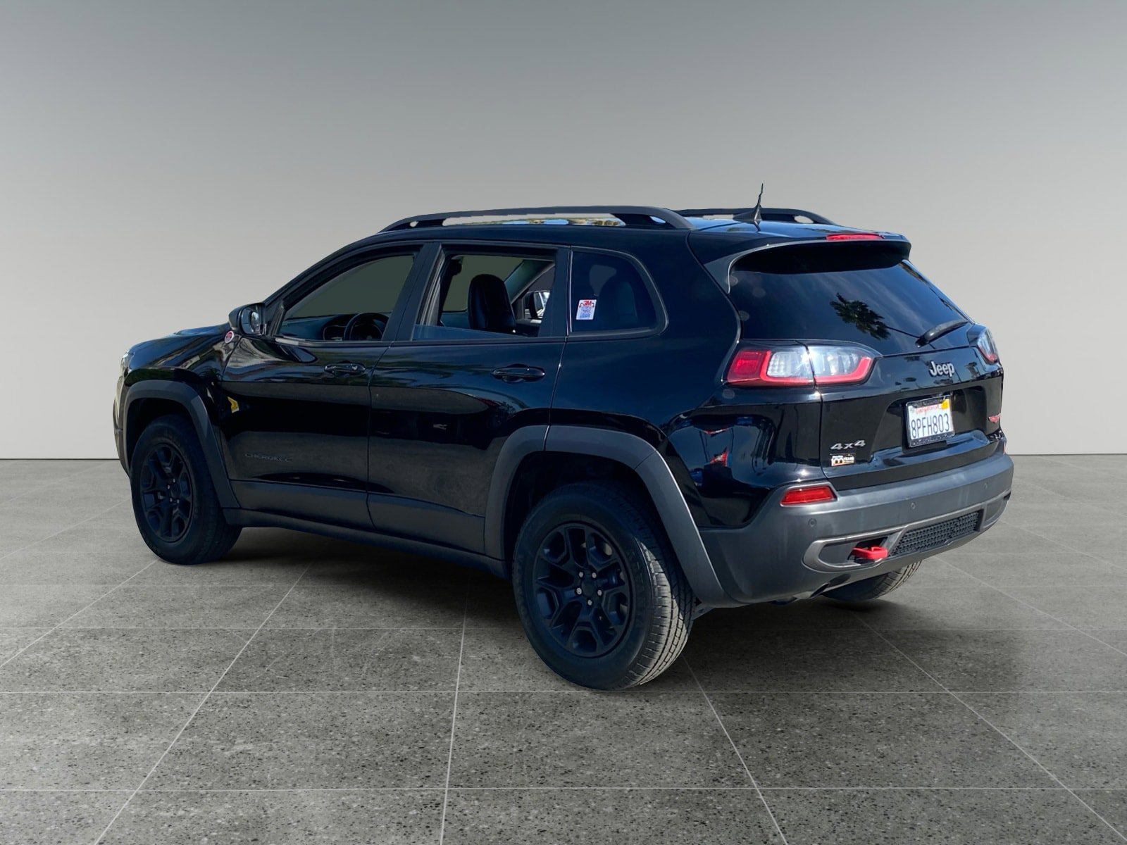 Used 2020 Jeep Cherokee Trailhawk w/ Comfort/Convenience Group AWD/4WD image 3