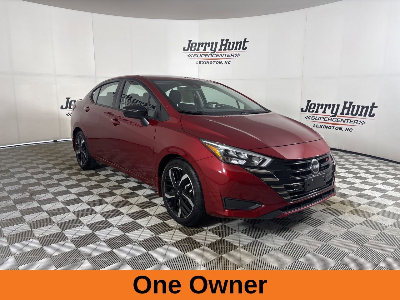 Used 2025 Nissan Versa SR w/ Trunk Package FWD image 4