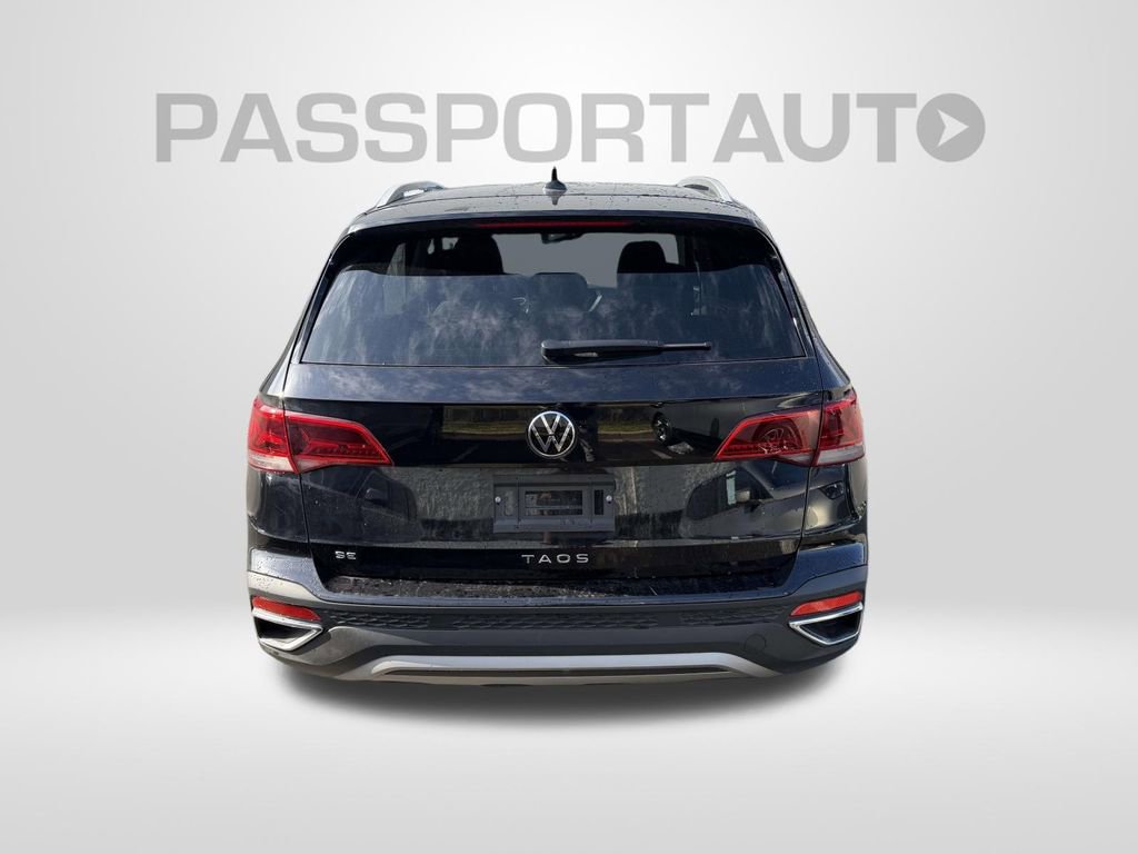 Used 2024 Volkswagen Taos SE FWD image 3