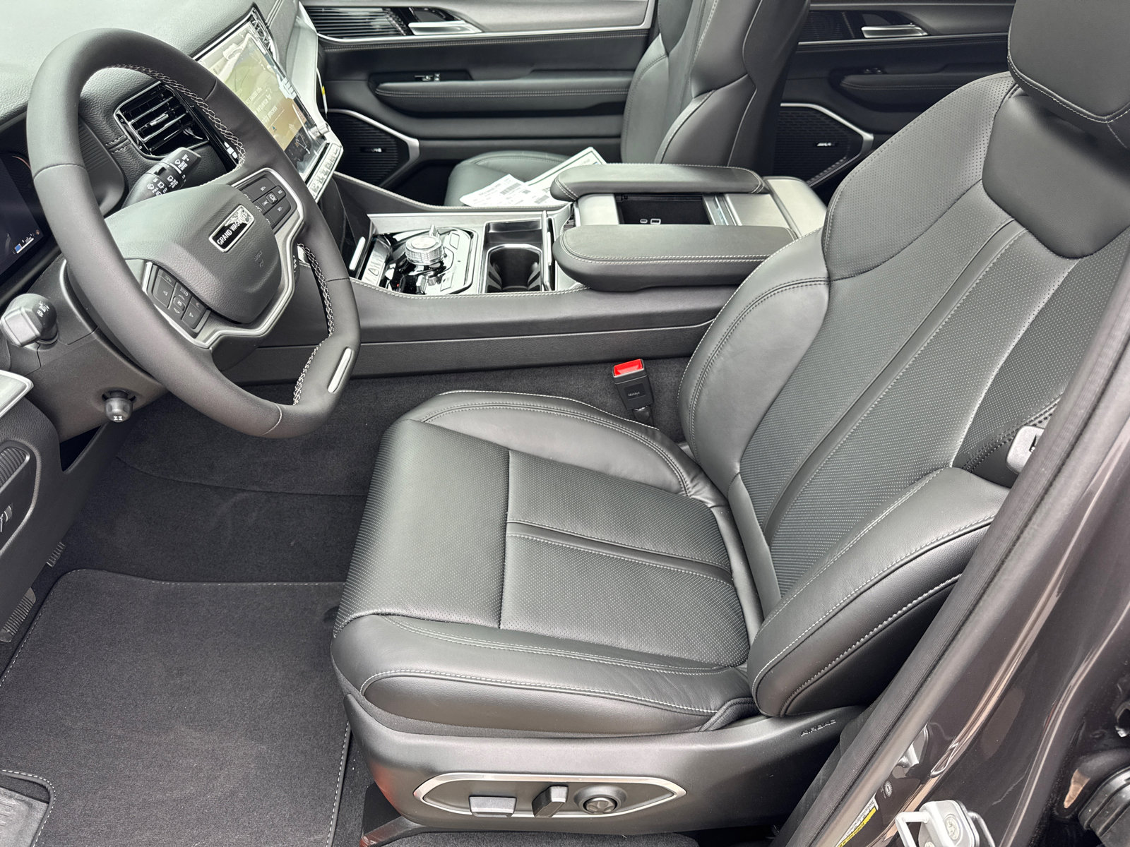 New 2026 Jeep Grand Wagoneer 4WD image 9