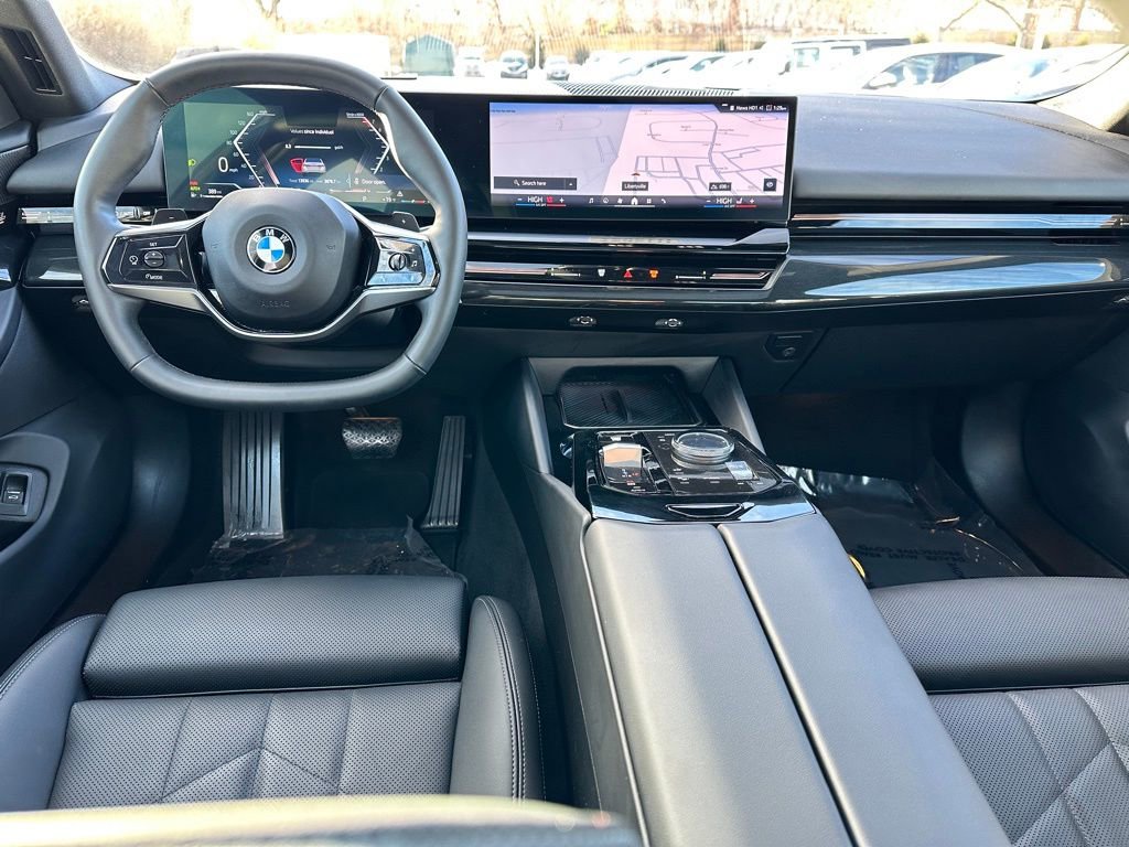 Used 2025 BMW 530i xDrive 530i xDrive w/ Premium Package image 14