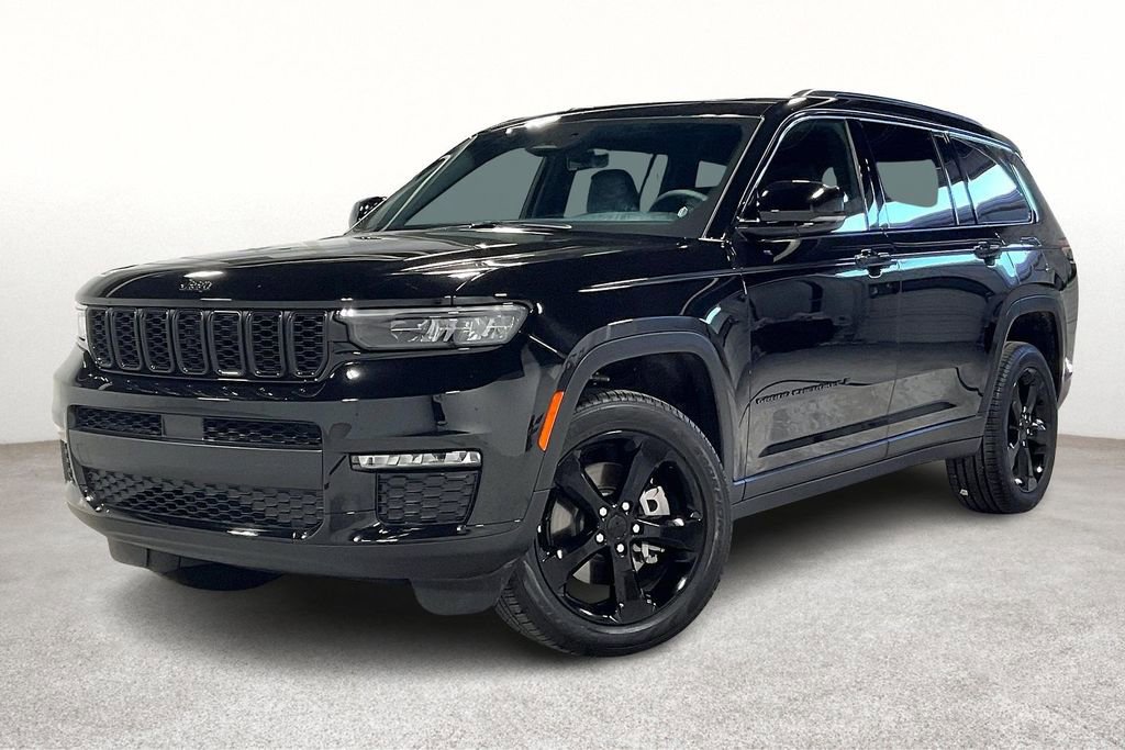 Used 2025 Jeep Grand Cherokee L Limited w/ Black Appearance Package image 14