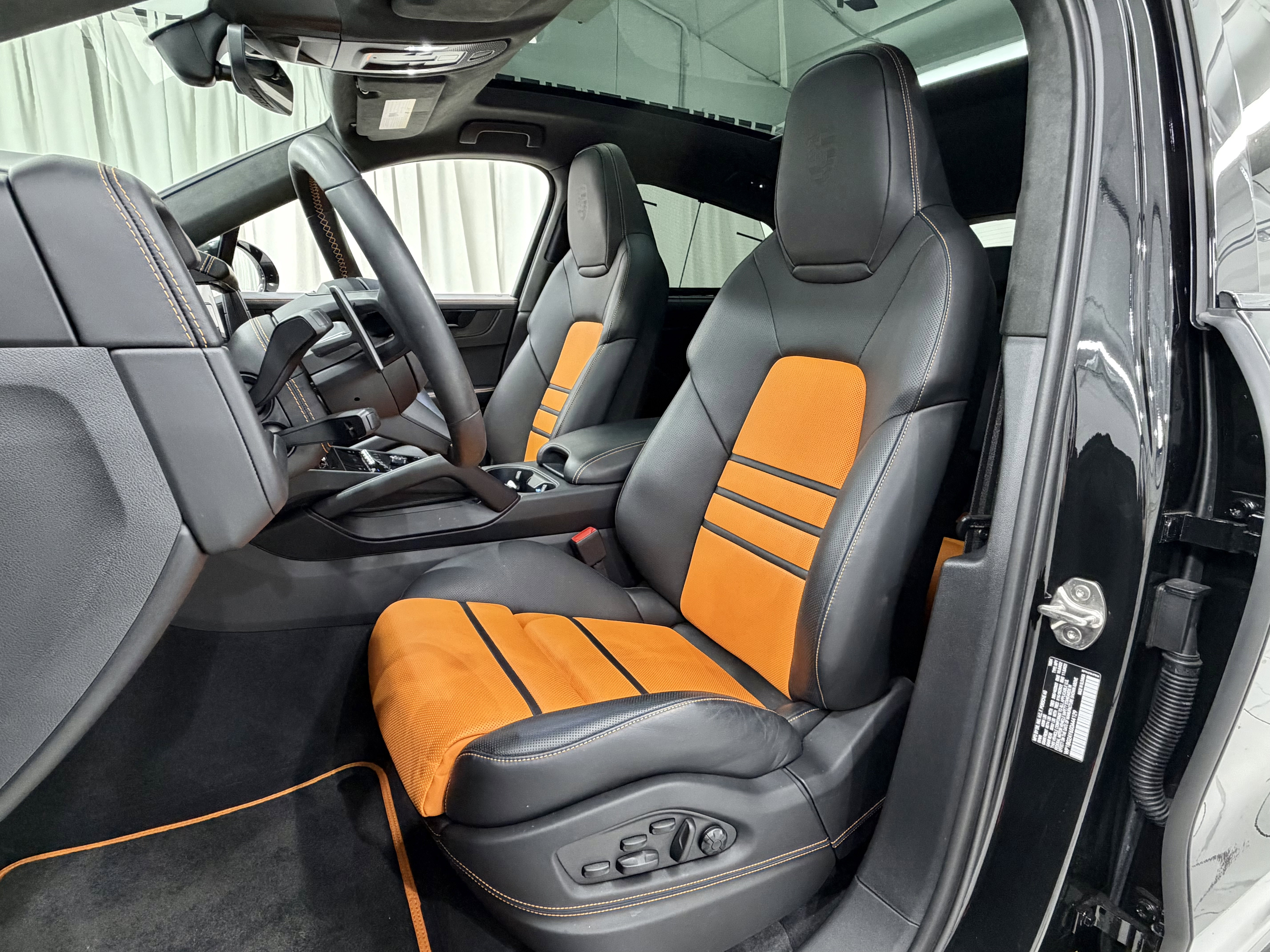 Certified 2025 Porsche Cayenne GTS image 36