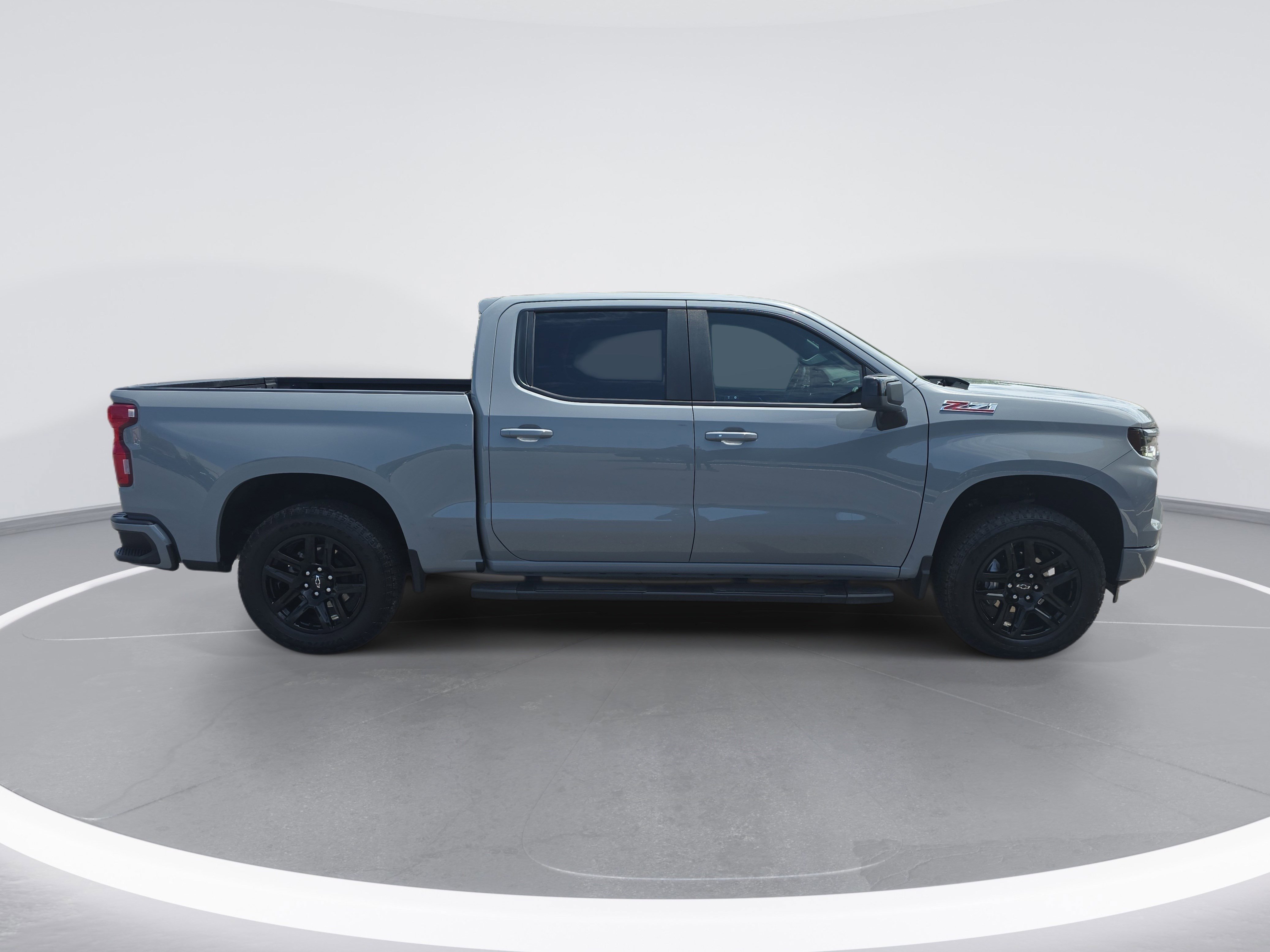 Used 2025 Chevrolet Silverado 1500 RST w/ Convenience Package II AWD/4WD image 2
