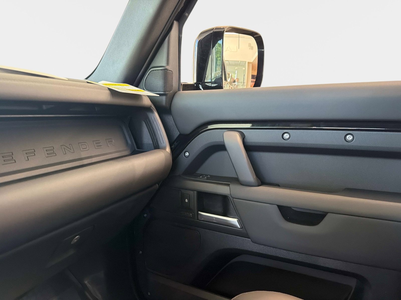 New 2026 Land Rover Defender 110 X-Dynamic SE image 21