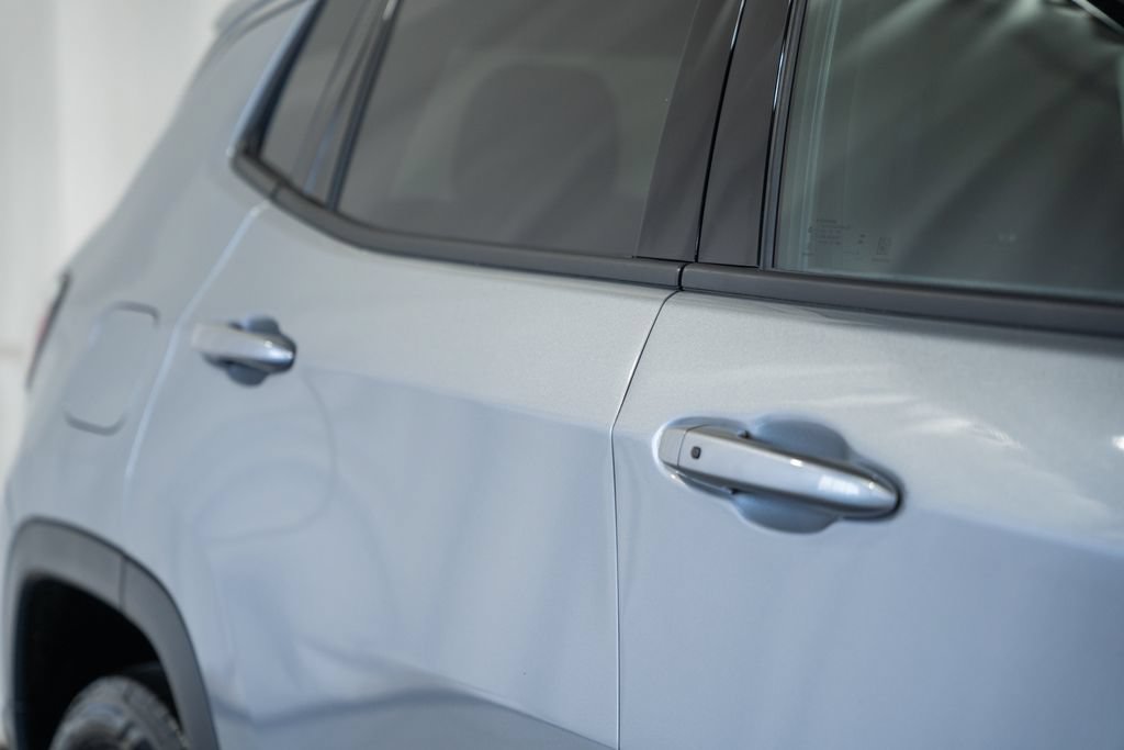 Certified 2023 Jeep Compass Latitude AWD/4WD image 16