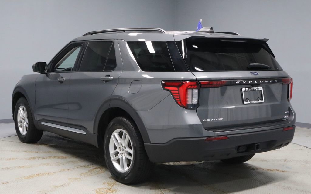 Certified 2025 Ford Explorer Active image 9