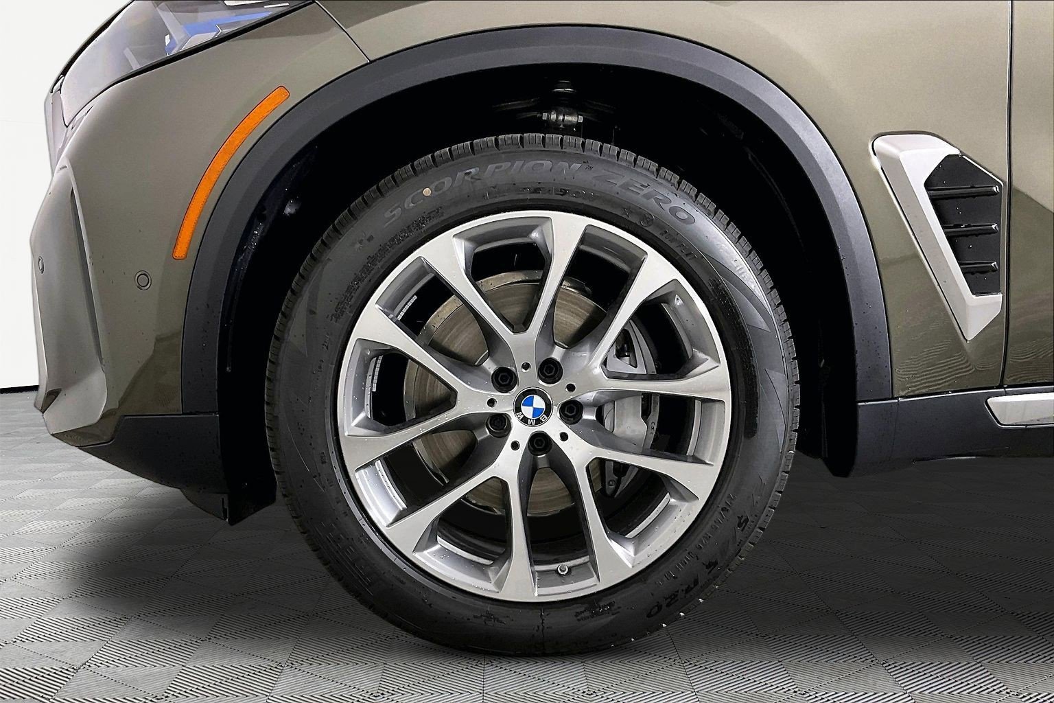 New 2026 BMW X5 xDrive40i AWD/4WD image 21