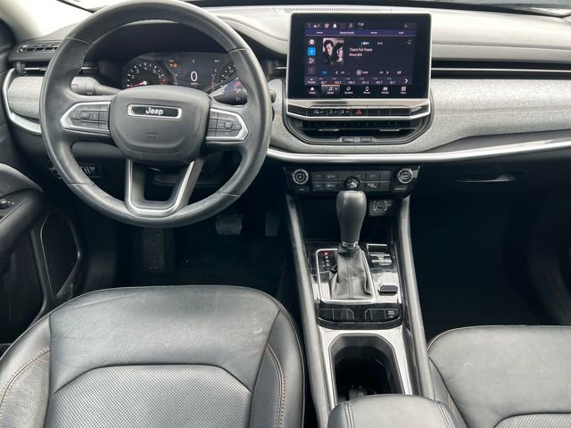 Used 2022 Jeep Compass Latitude image 3