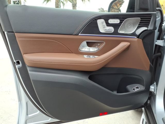 New 2026 Mercedes-Benz GLS 580 4MATIC image 11