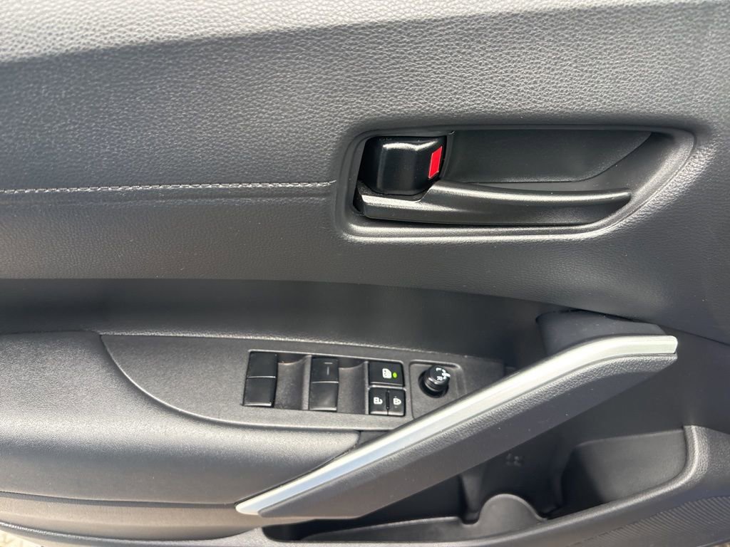 Used 2023 Toyota Corolla Cross LE w/ Moonroof Package image 19