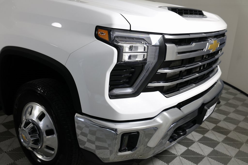 Used 2025 Chevrolet Silverado 3500 LTZ image 41