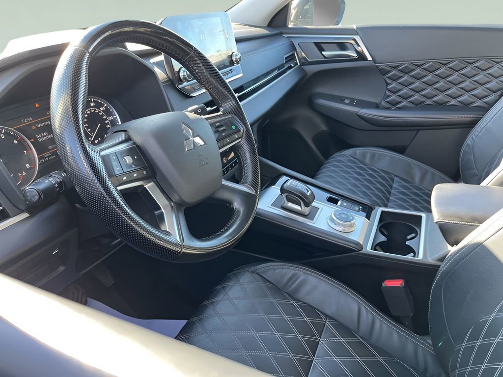 Used 2022 Mitsubishi Outlander SEL image 13
