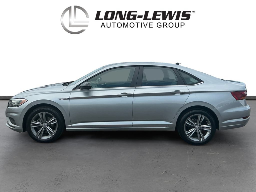 Used 2019 Volkswagen Jetta R-Line w/ R-Line Cold Weather Package FWD image 2